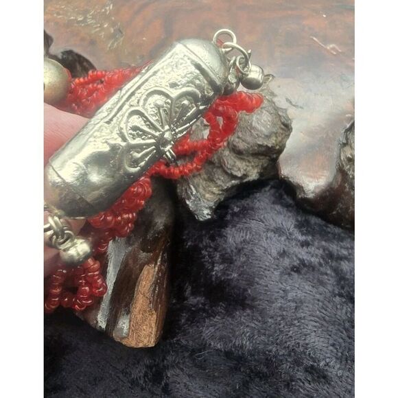 VTG  SILVER AMULET Glass Seed Beads / 2 Coral? Larger Beads /10 Strand Necklace - Picture 9 of 13